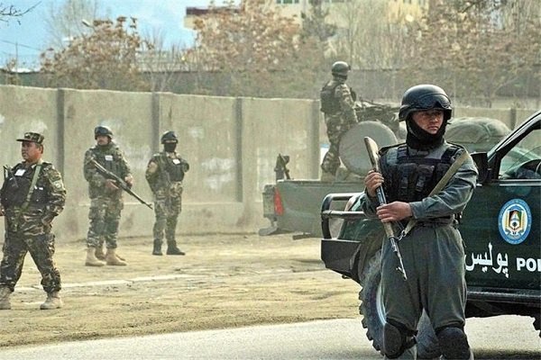 در پی تیراندازی یک عامل نفوذی در یک پایگاه نظامی در غزنی افغانستان، دستکم...