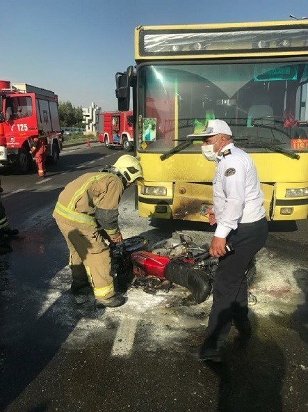 سخنگوی آتش‌نشانی تهران از تصادف یک دستگاه موتورسیکلت با اتوبوس در بزرگراه...