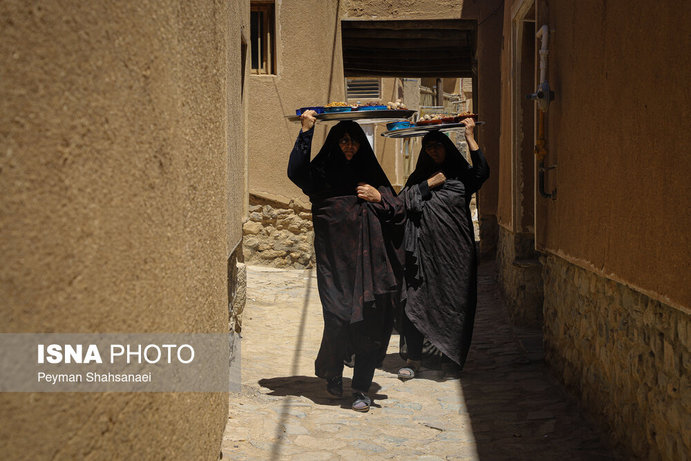 تصاویر| آیین سنتی ششم امام حسین در بَرزُک