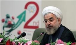 بین من و هاشمی یک نفر کنار می‌رود