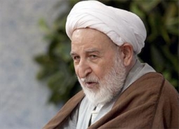 در سن 80 سالگی بین خدا و دنیا گیر افتاده‌ایم!