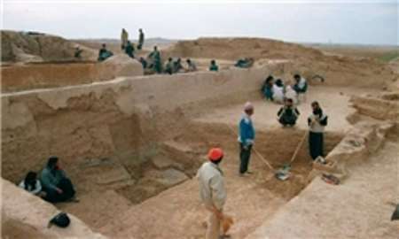 کشف 80 تدفین در گورستان تپه صرم