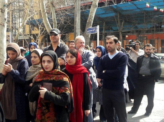 حمید فرخ‌نژاد در زمان رای دادن: دوستانی که روزی‌شان در تحریم است باید کنار بروند