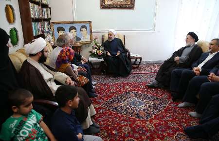 دیدار رییس‌جمهور با خانواده شهیدان مهدی، حمید و مجید فاضل بجستانی+عکس