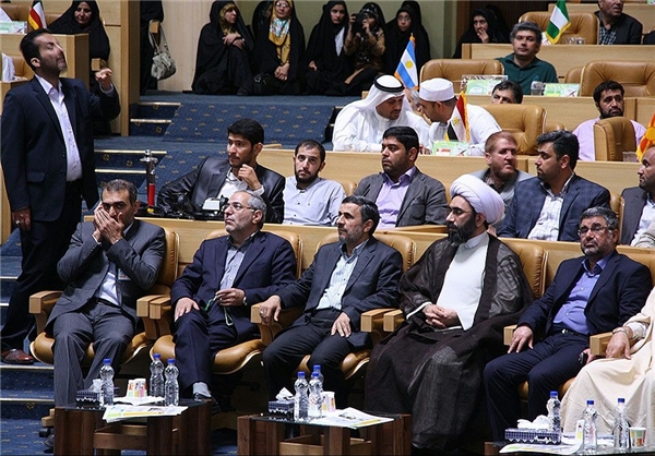 حضور احمدی‌نژاد در مسابقات بین‌المللی قرآن؛ این بار هم بدون مشایی /عکس