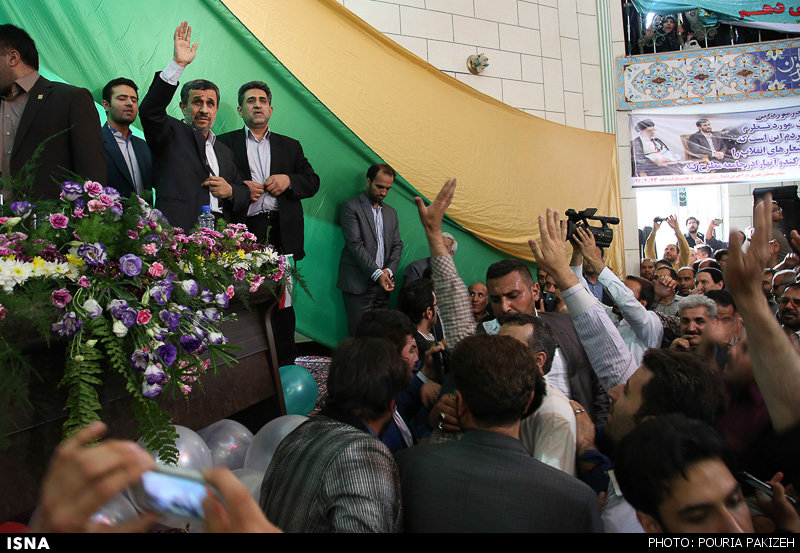 تصاویر/ سفر احمدی نژاد به همدان