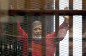 مصر: محمد مرسی در لباس اعدام +عکس