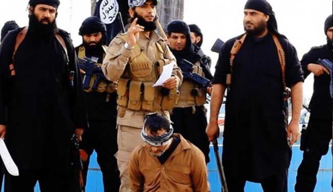 داعش یک عضو ایدزی خود را اعدام کرد+عکس