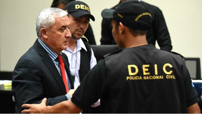 رئیس‌جمهور گواتمالا راهی زندان شد