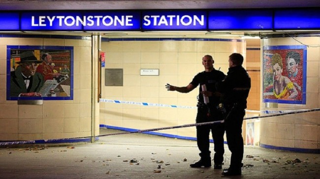 حمله با چاقو به مسافران مترو لندن با فریاد 