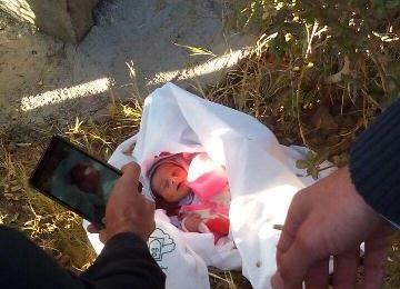 پیدا شدن نوزادی در میبد پس از20ساعت رهایی+عکس
