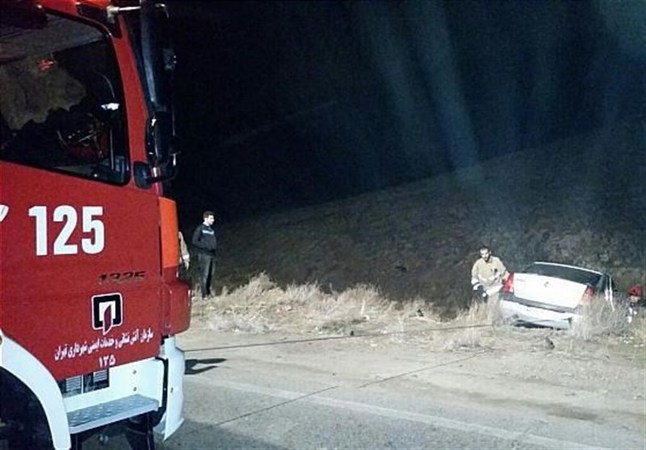 سقوط خودروی L۹۰ به در‌ه‌ در شرق تهران + تصاویر