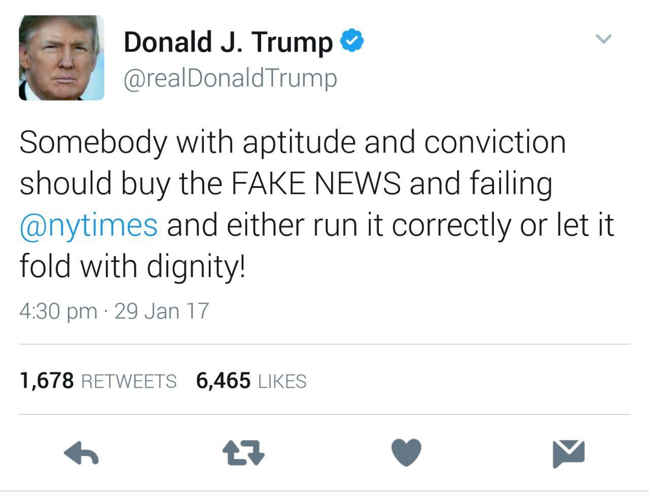 توئیت ترامپ درباره نیویورک‌تایمز: یکی بیاد این روزنامه مفلوک دروغ‌پرداز رو بخره!