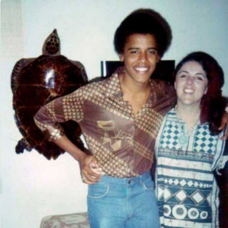 باراک اوباما در کنار پدر و مادرش +تصاویر