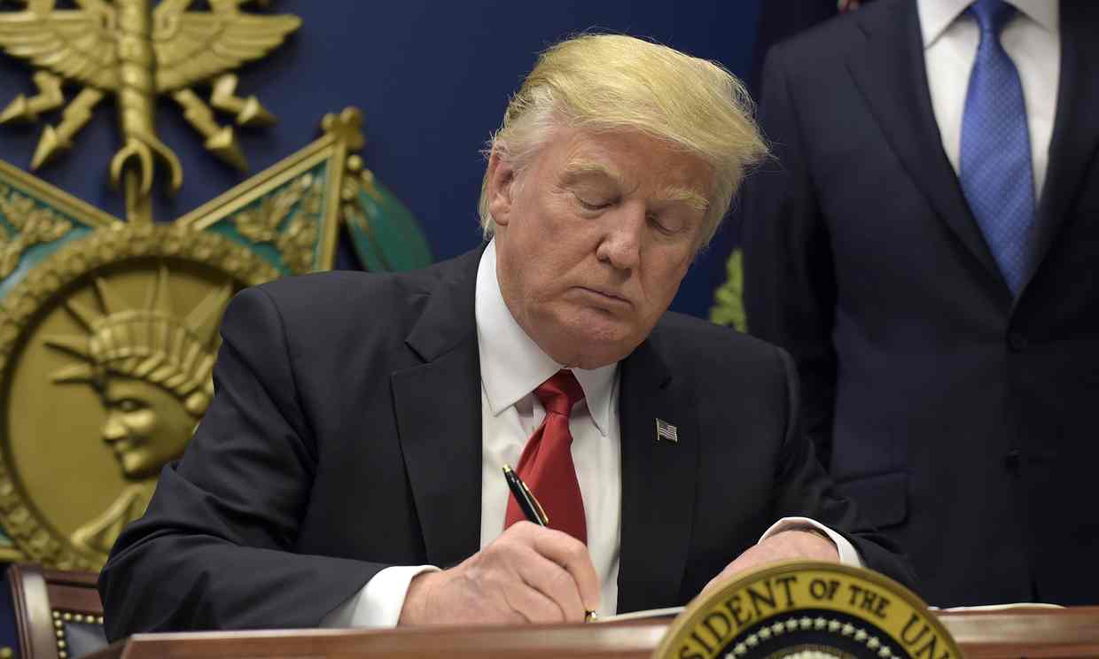 جزئیات دستور جنجالی ترامپ درباره محدودیت ورود مهاجران به آمریکا/واکنش‌ها