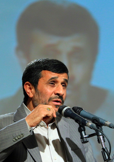 سایت گلوبالیست: احمدی‌نژاد و ترامپ؛ کدام یک از روی دست دیگری کپی‌برداری می‌کند؟/هر دو نگرانی و وحشت می‌آفرینند