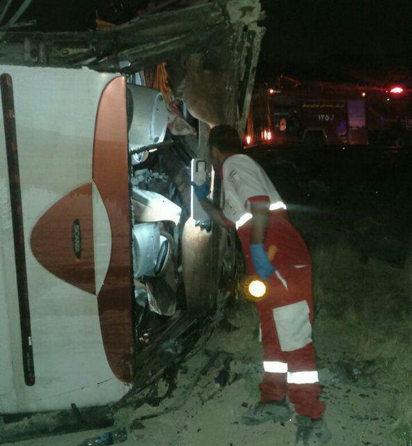 سقوط اتوبوس به دره در محور یاسوج - سمیرم/ یک کشته و 8 مصدوم+تصویر