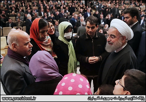 روحانی: تقابل با جهان برای برخی نان آورده است/عده‌ای آلزایمر سیاسی گرفته‌اند