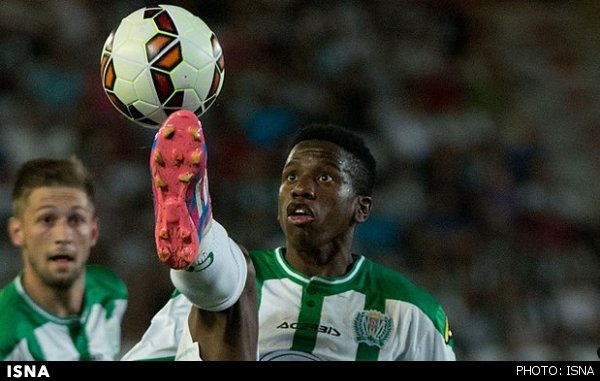 مرگ فوتبالیست کامرونی در جریان بازی + تصاویر