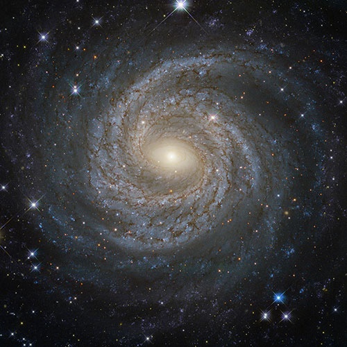 نمای نزدیک و خارق‌العاده تلسکوپ هابل از یک کهکشان مارپیچی+تصویر