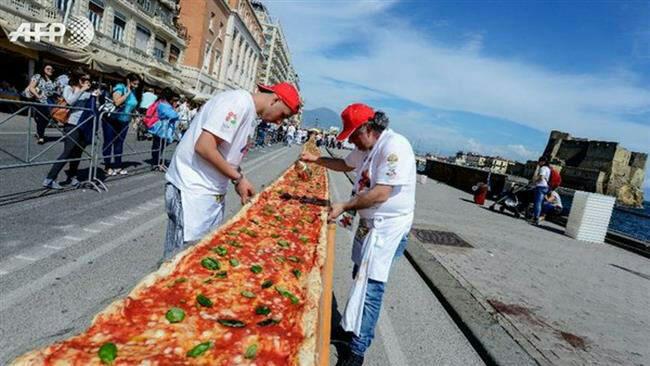 تصویر/بزرگترین پیتزای جهان در ناپل ایتالیا