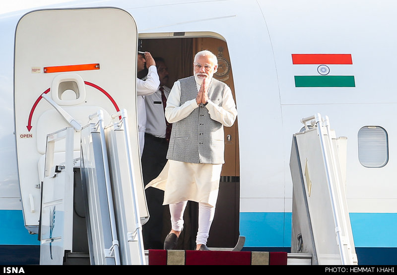 ورود نخست وزیر هند به تهران /عکس