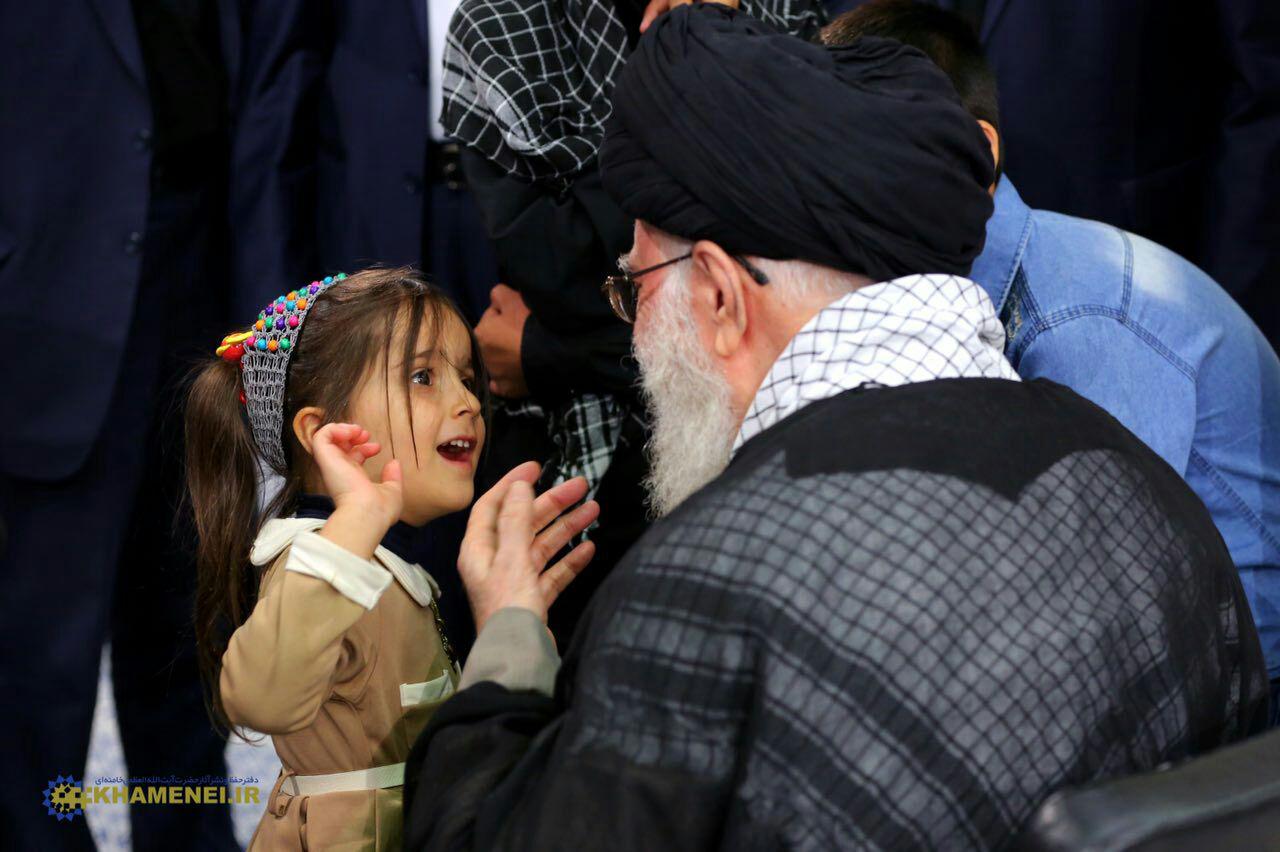 تصاویر/دیدار خانواده‌های شهدای‌مدافع‌حرم با رهبر‌انقلاب
