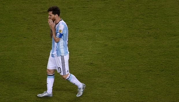 شوک به فوتبال آرژانتین؛ مسی از تیم ملی خداحافظی کرد