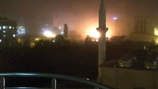 انفجار خودروی بمب‌گذاری شده در ترکیه+تصاویر