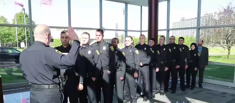 آغاز‌به‌کار نخستین پلیس زن محجبه در آمریکا+تصاویر
