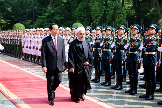 استقبال رسمی رییس جمهوری ویتنام از روحانی+عکس