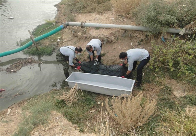 کشف جسد مردی در رودخانه خرم‌آباد+ تصاویر