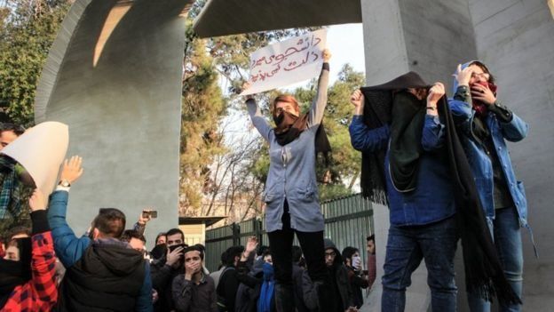 توصیه‌ها و هشداری نیویورک‌تایمز به ترامپ: آینده ایران را باید ایرانیان تعیین کنند/آمریکا دخالت نکند