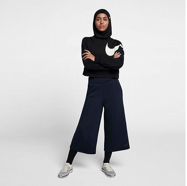 نایکی برای زنان مسلمان و با حجاب لباس ورزشی وارد بازار کرد / عکس