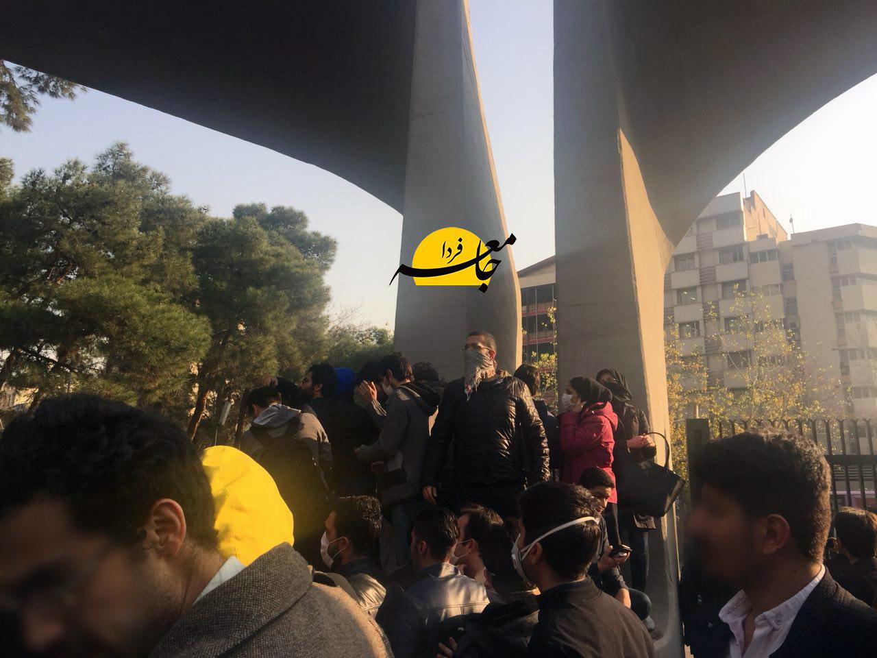 تجمع اعتراضی در دانشگاه تهران/عکس