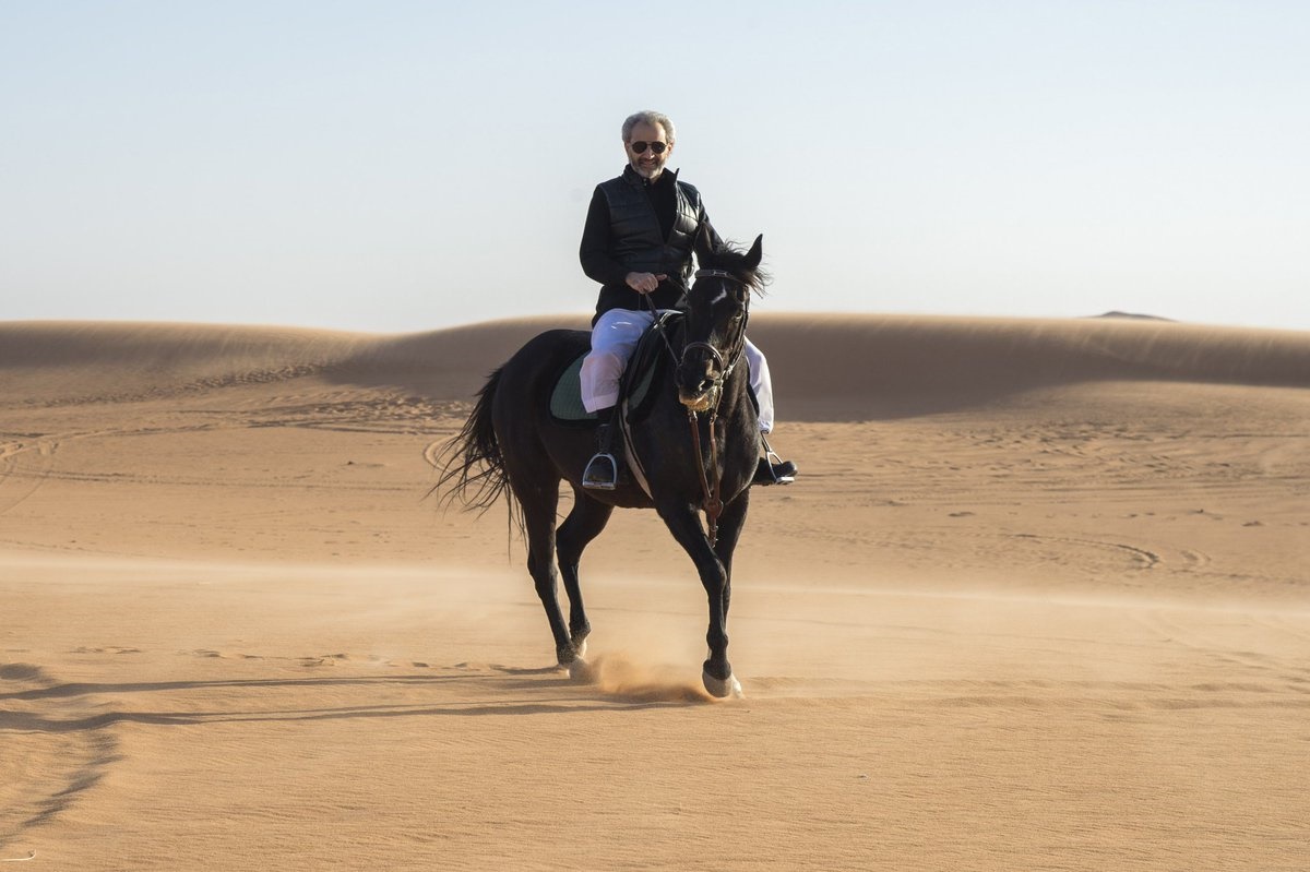 شاهزاده مولتی میلیاردر در صحرانوردی/تصاویر