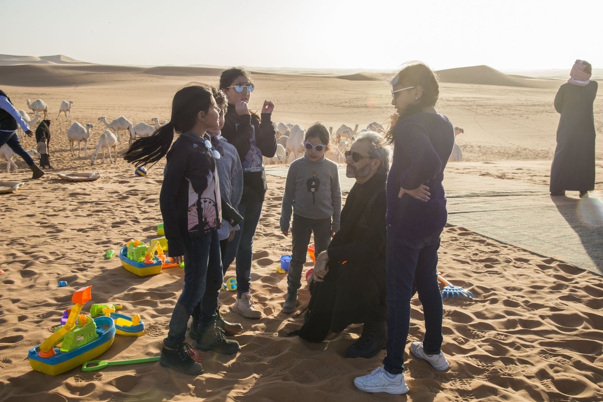 شاهزاده مولتی میلیاردر در صحرانوردی/تصاویر
