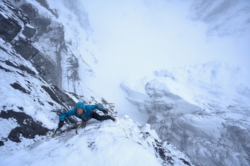عکس/ صعود یخی یک کوهنورد در عکس روز نشنال جئوگرافیک