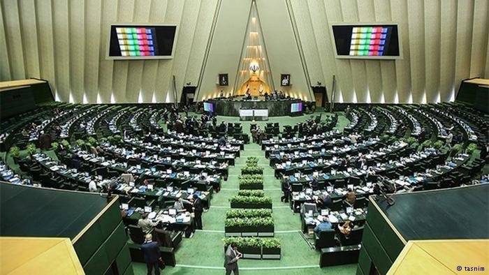تذکر بیش از ۴۰ نماینده مجلس به وزرای اطلاعات و کشور درباره درگذشت زندانیان