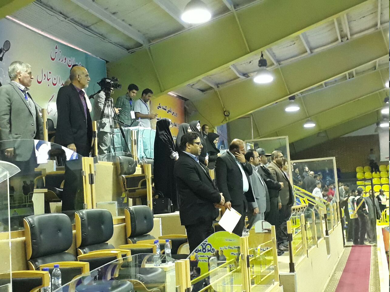 حضور بانوان شورای شهر ماهشهر در سالن مسابقات کشتی جام تختی+ عکس