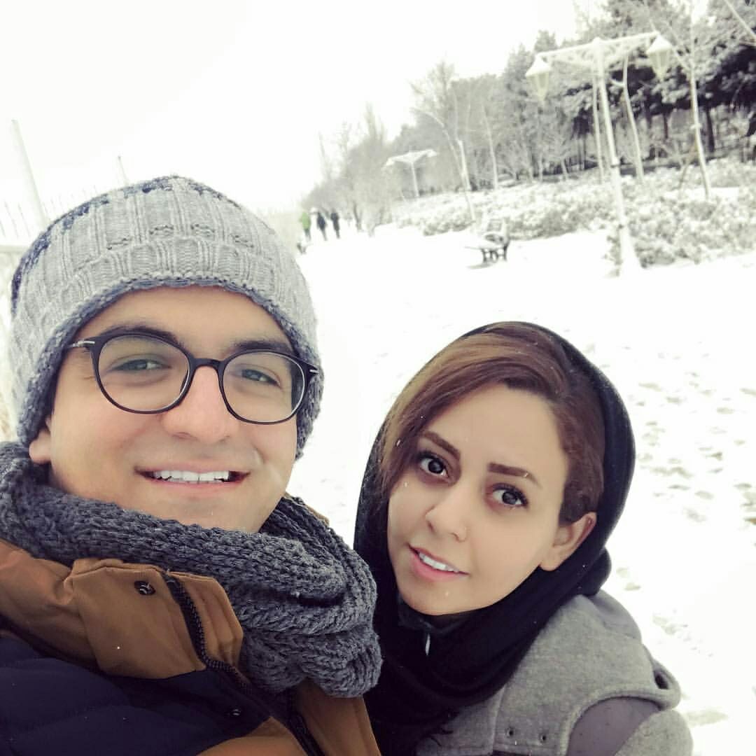 خواننده معروف و همسرش پس از بارش برف! + عکس
