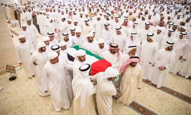 رئیس امارات در مراسم خاکسپاری مادرش شرکت نکرد!/عکس