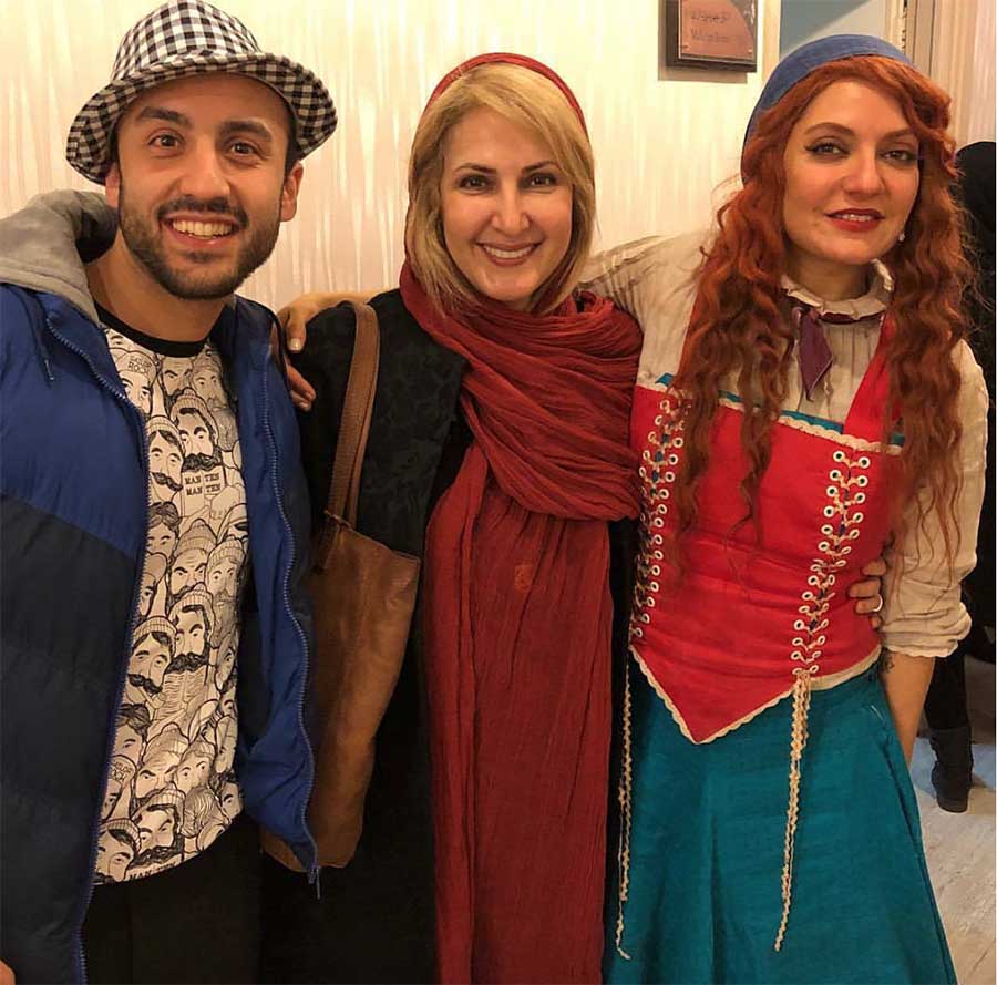 تیپ مهناز افشار و خانم بازیگر در یک تئاتر! + عکس