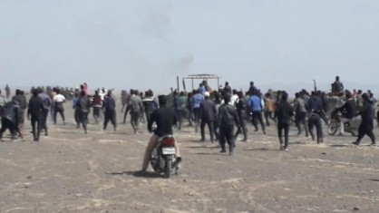 تجمع کشاورزان بر سر آب در اصفهان/درگیری معترضان و پلیس/چندین نفر مجروح شدند+عکس تجمع کشاورزان بر سر آب در اصفهان/درگیری معترضان و پلیس/چندین نفر مجروح شدند+عکس