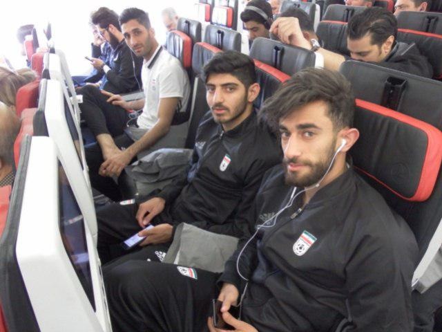 تصویری از بازیکنان تیم ملی در حال سفر به تونس