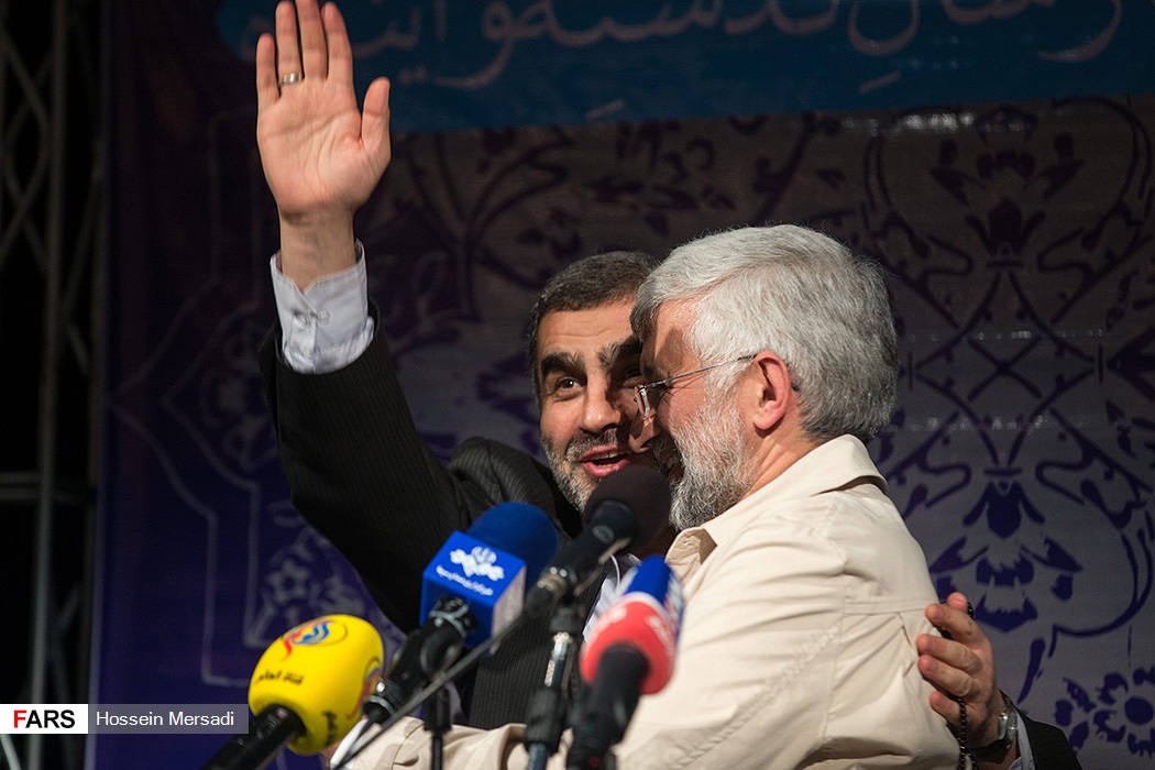 در جمع هواداران رئیسی چه‌می‌گذرد؟/از تهدید روحانی تا دارهای اعدام+تصاویر