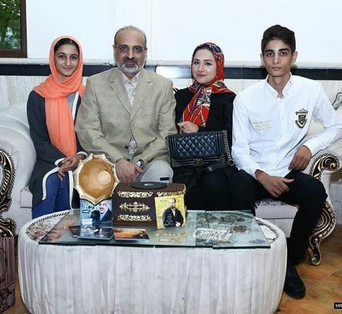 تولد 51 سالگی محمد اصفهانی در کنار پسر و 2 دخترش! / عکس