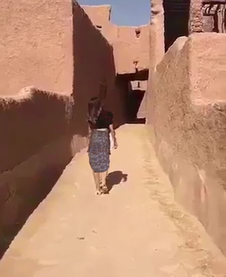 سنت‌شکنی زن سعودی در کشف حجاب/عکس