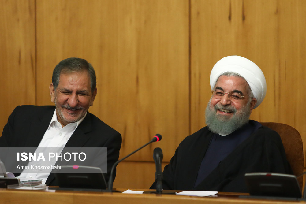 عکس/ خنده روحانی و جهانگیری در جلسه امروز هیات دولت