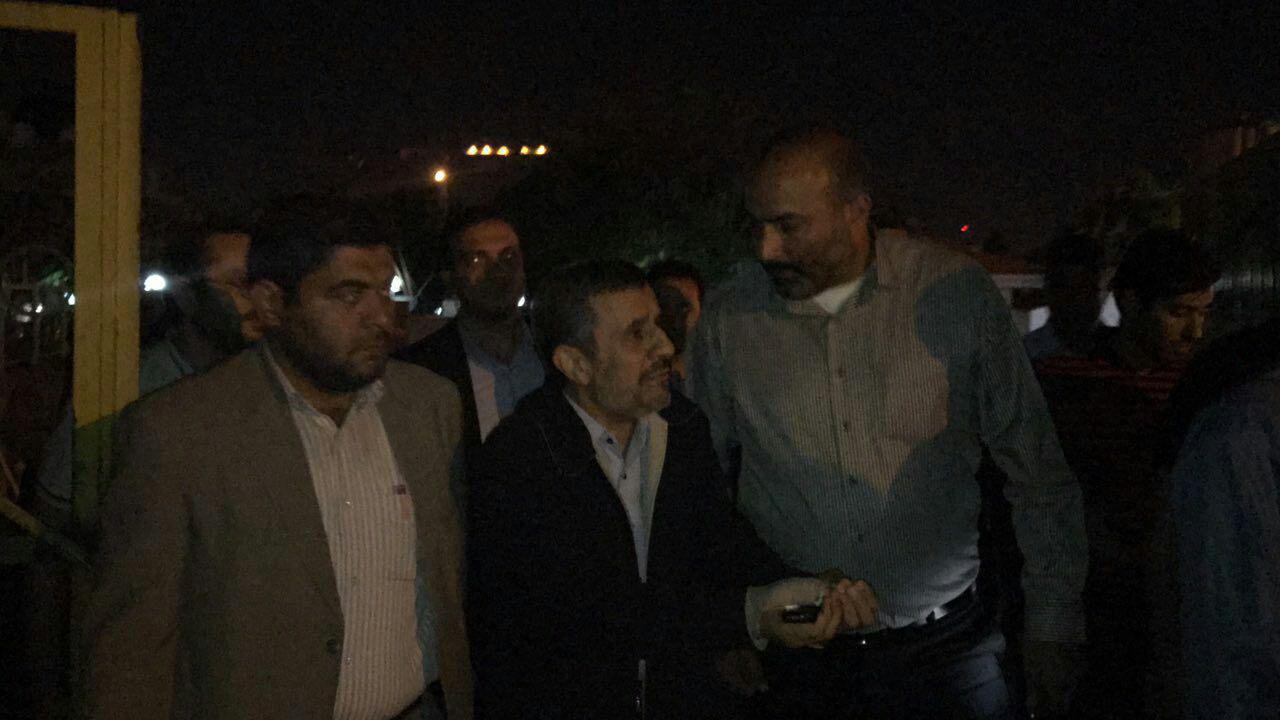 سایت حامی احمدی‌نژاد: بقایی به بیمارستان منتقل شد/اظهارات و بغض احمدی‌نژاد مقابل بیمارستان+عکس و فیلم